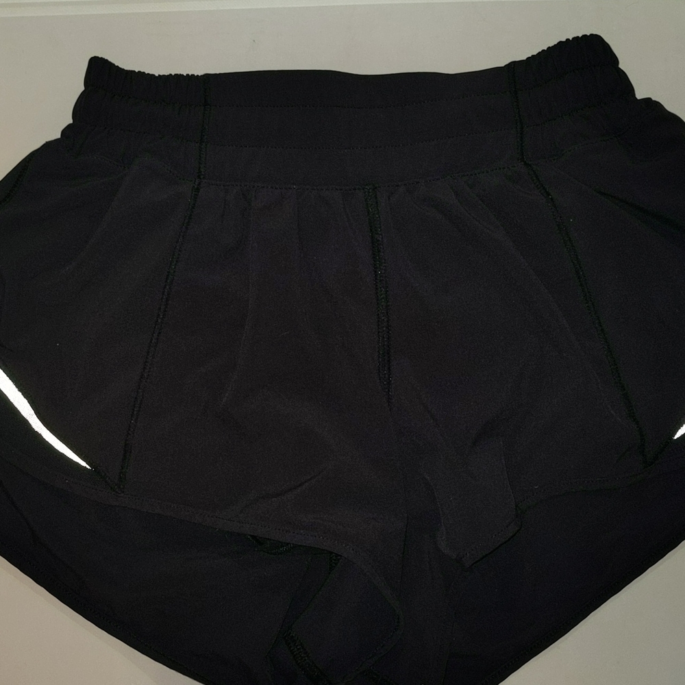 LULULEMON HOTTY HOT SHORTS